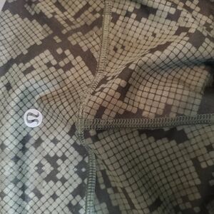 Lululemon Wunder Under High-Rise Crop Leggings Snakeskin Olive Green Black 4